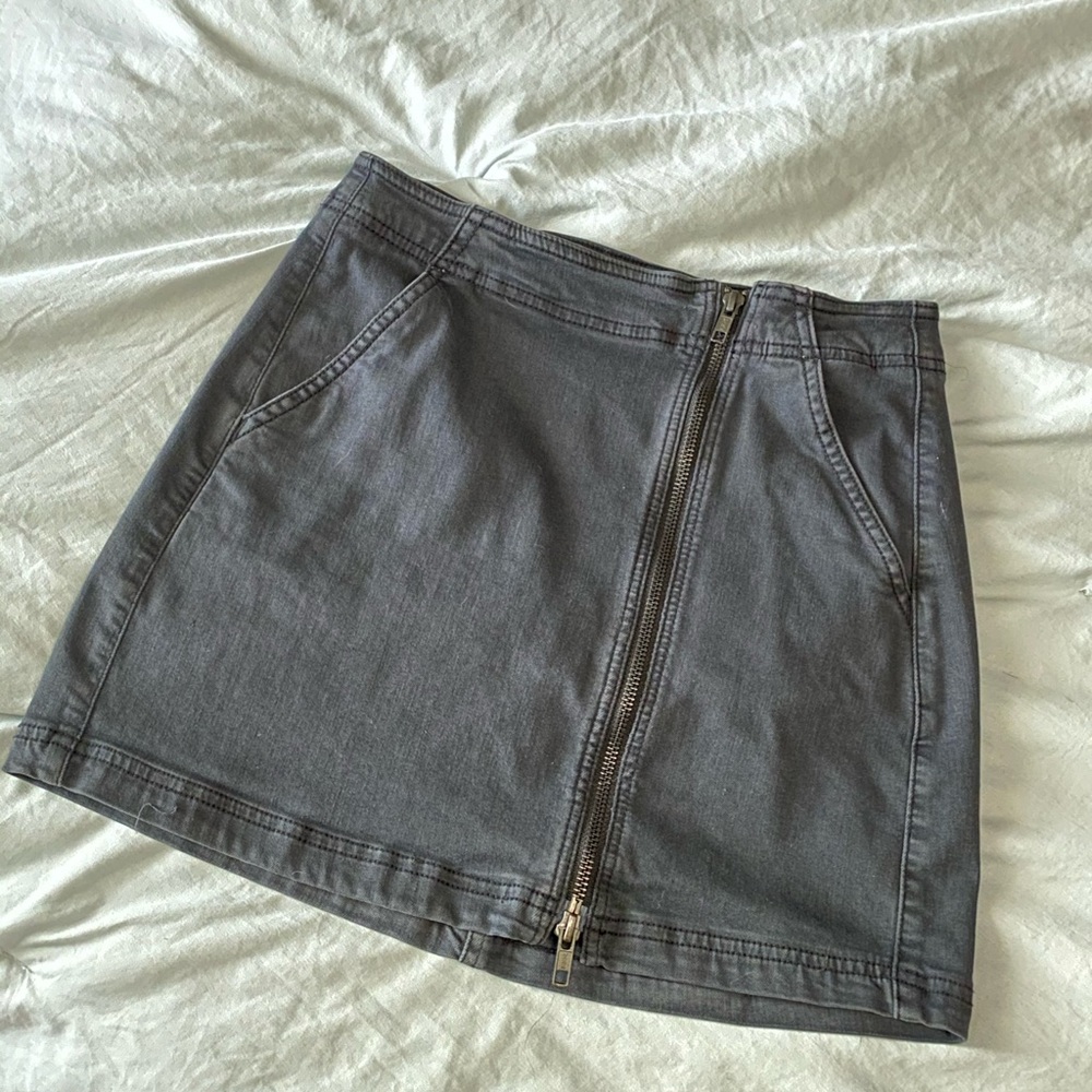 American Eagle Black Zipper Mini Skirt